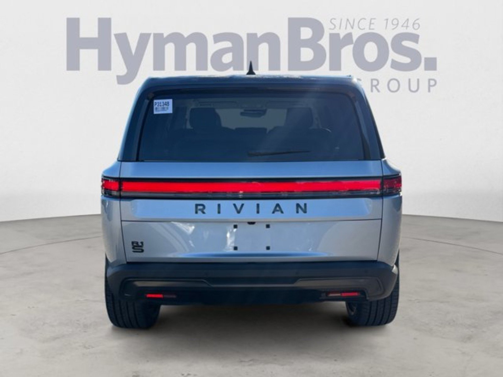 Used 2025 Rivian R1S Adventure Dual AWD/4WD image 4