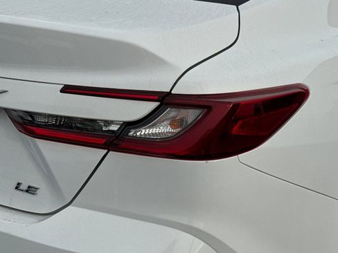 Used 2025 Toyota Camry LE image 7