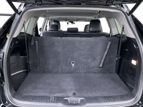 Used 2017 Toyota Highlander XLE image 25