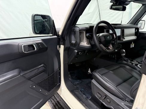 New 2025 Ford Bronco Outer Banks image 31