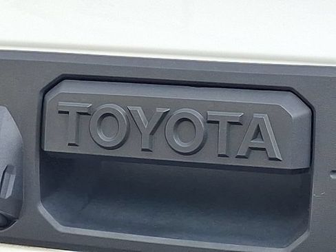 Certified 2021 Toyota Tundra SR5 AWD/4WD image 28