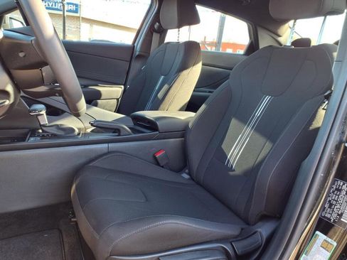 Certified 2025 Hyundai Elantra Sport image 9