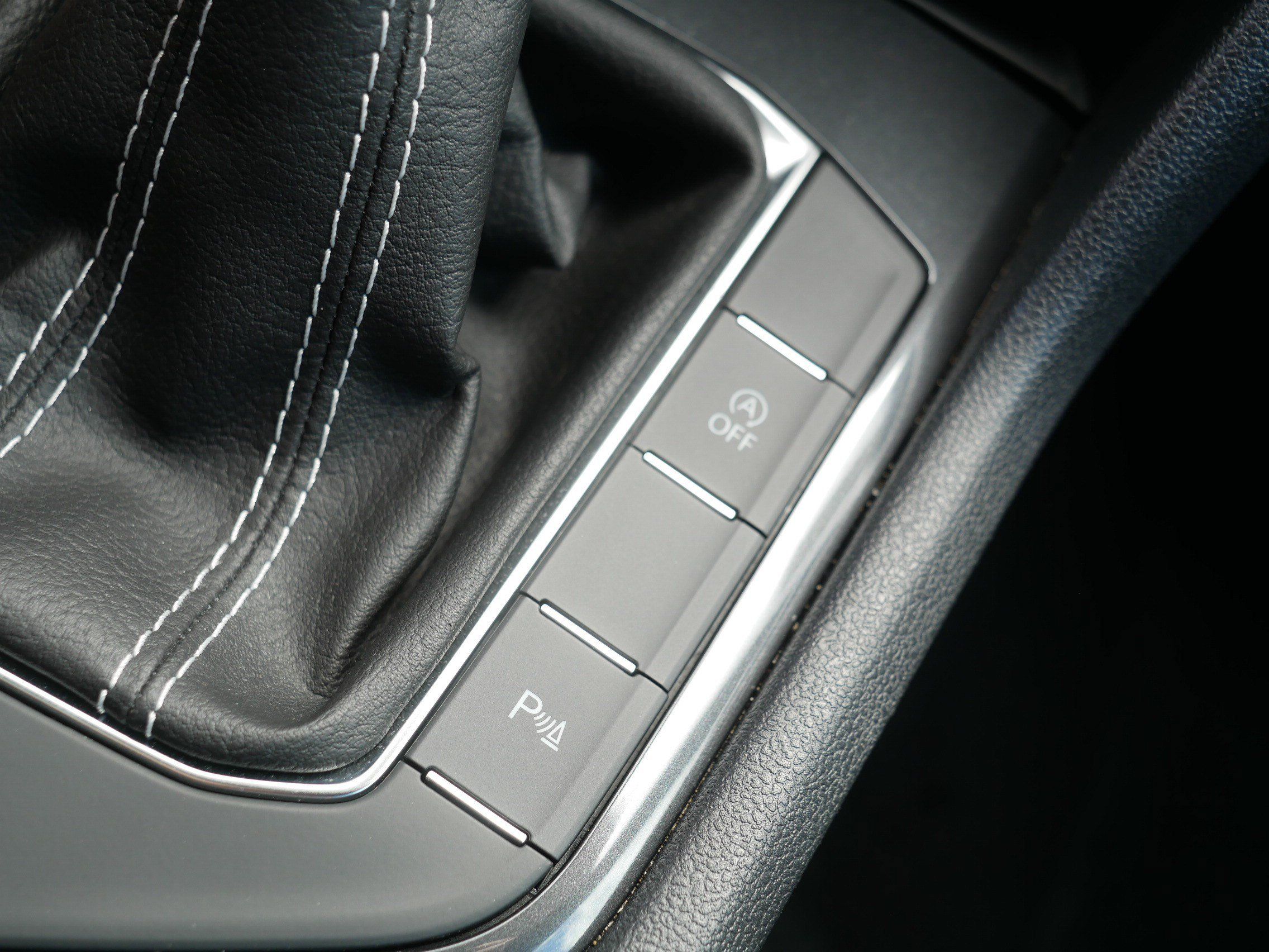 Used 2023 Volkswagen Tiguan SE R-Line AWD/4WD image 33