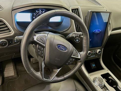 Used 2024 Ford Edge SEL image 18