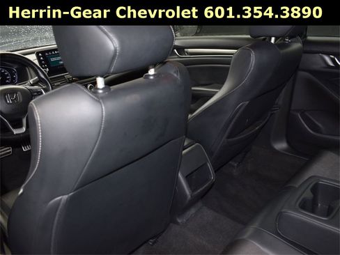 Used 2018 Honda Accord Sport image 9