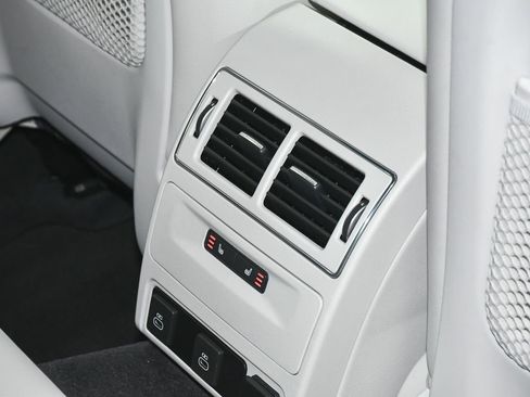 Used 2024 Jaguar XF R-Dynamic SE image 55