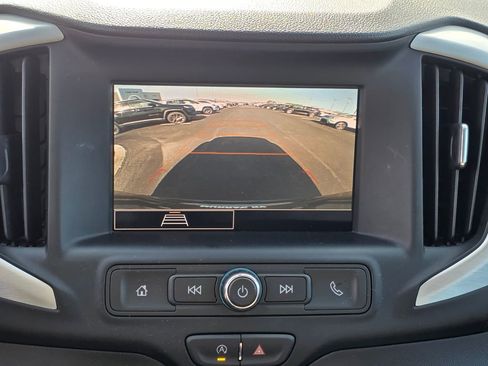 Used 2024 GMC Terrain SLE image 22