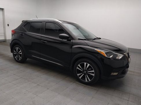 Used 2019 Nissan Kicks SR w/ SR Premium Package FWD image 11