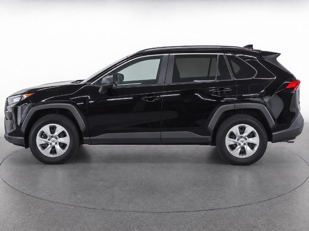 Used 2021 Toyota RAV4 LE FWD image 8