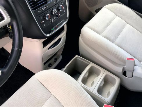 Used 2016 Dodge Grand Caravan SE w/ Quick Order Package 29E SE image 13