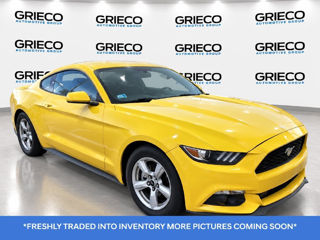 Used 2015 Ford Mustang Coupe RWD image 1