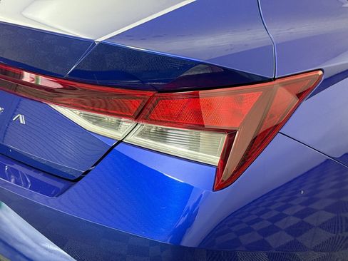 Used 2021 Hyundai Elantra SEL image 34