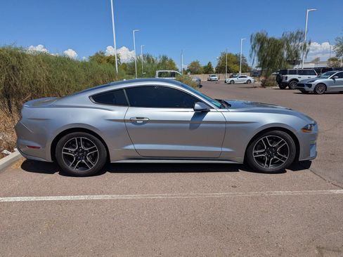 Used 2020 Ford Mustang Premium RWD image 4
