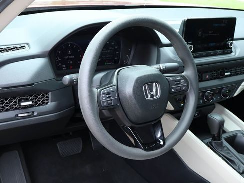 Used 2025 Honda Accord SE image 2