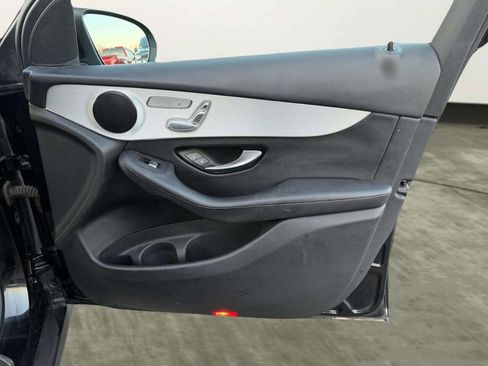 Used 2017 Mercedes-Benz GLC 300 4MATIC image 30