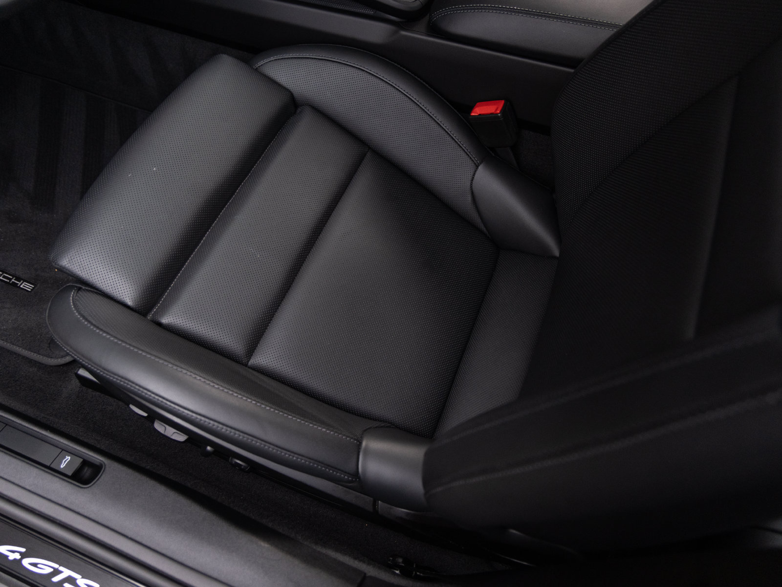 Certified 2025 Porsche 911 Carrera 4 GTS AWD/4WD image 23