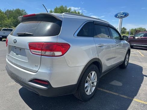 Used 2017 Kia Sorento AWD image 6