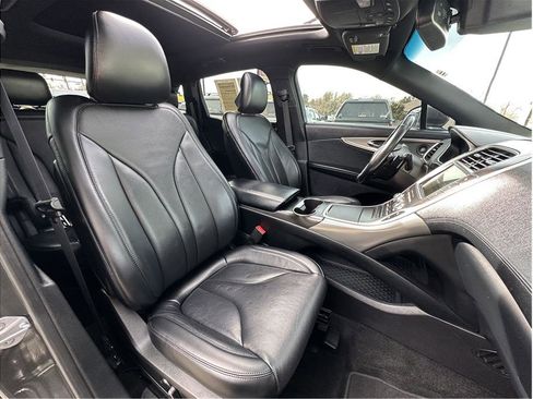 Used 2018 Lincoln MKX Reserve image 15