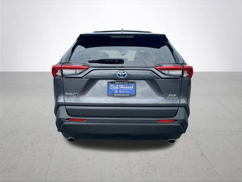 Certified 2022 Toyota RAV4 XLE w/ Convenience Package AWD/4WD image 9