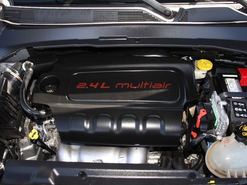 Used 2022 Jeep Compass Latitude FWD image 29