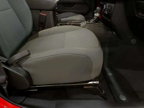 Used 2025 Jeep Wrangler Unlimited Sahara w/ Safety Group AWD/4WD image 81