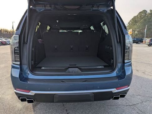 New 2025 Chevrolet Suburban High Country image 34