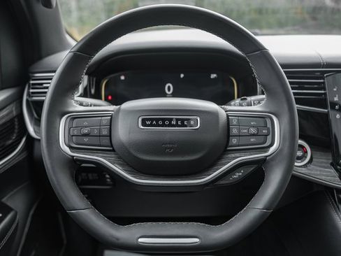 Used 2022 Jeep Wagoneer Series III w/ Premium Group I image 34