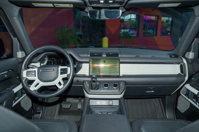 Used 2023 Land Rover Defender 130 X-Dynamic SE AWD/4WD image 15