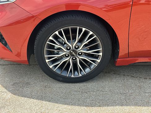 Used 2022 Kia Forte GT-Line w/ GT-Line Premium Package FWD image 3