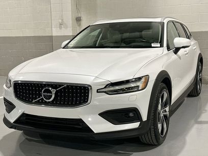 Used 2022 Volvo V60 T5 Cross Country