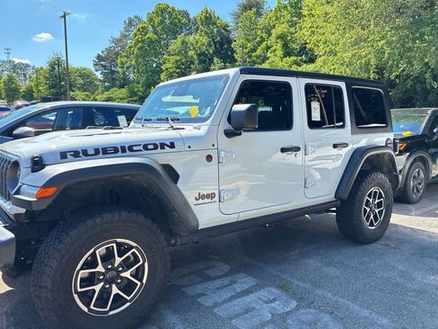 Used 2025 Jeep Wrangler Unlimited Rubicon AWD/4WD image 6