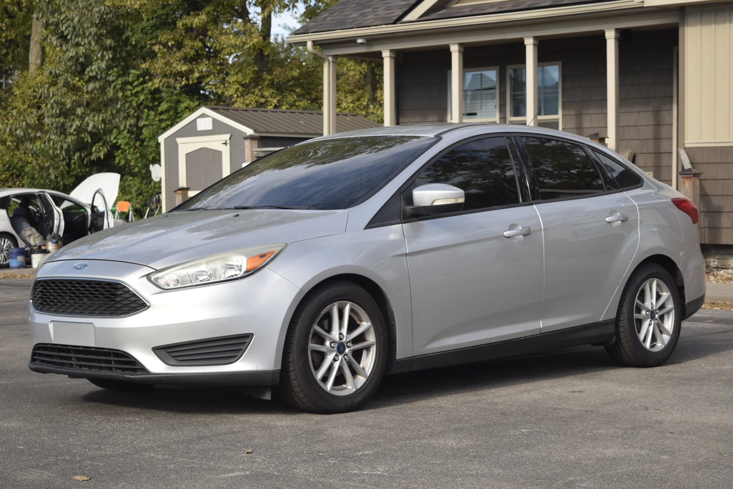 Used 2015 Ford Focus SE FWD image 2