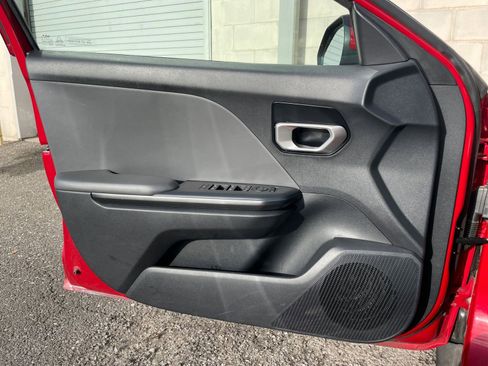 Used 2025 Kia K4 LXS image 18