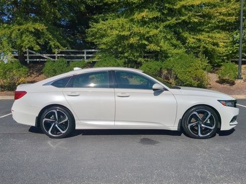 Used 2019 Honda Accord Sport image 3