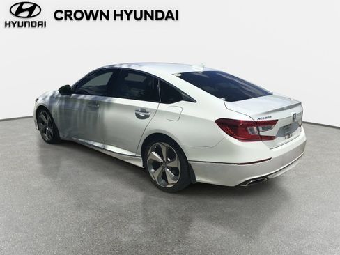 Used 2018 Honda Accord Touring image 6