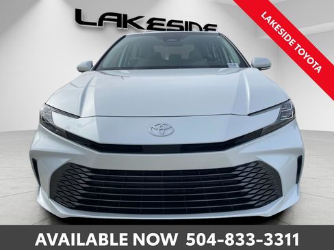 Used 2025 Toyota Camry XLE image 9