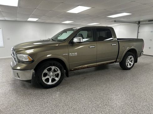 Used 2013 RAM 1500 Laramie w/ Convenience Group AWD/4WD image 4