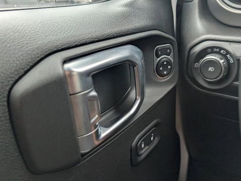 Used 2022 Jeep Wrangler Sport S image 22