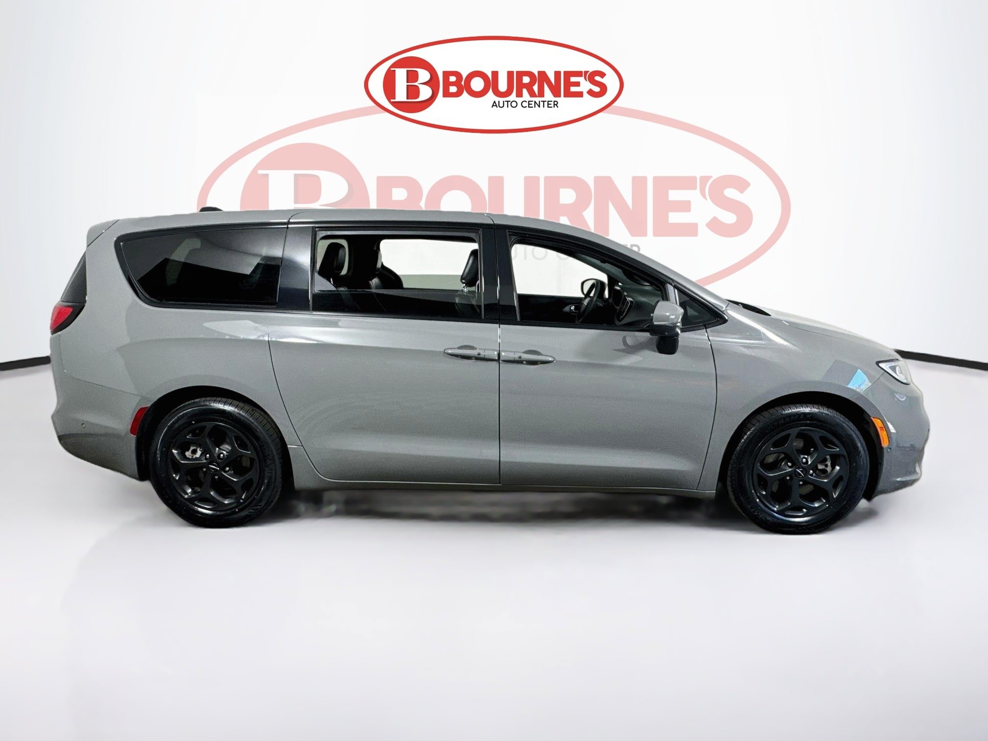Used 2023 Chrysler Pacifica Touring-L w/ S Appearance Package FWD image 10