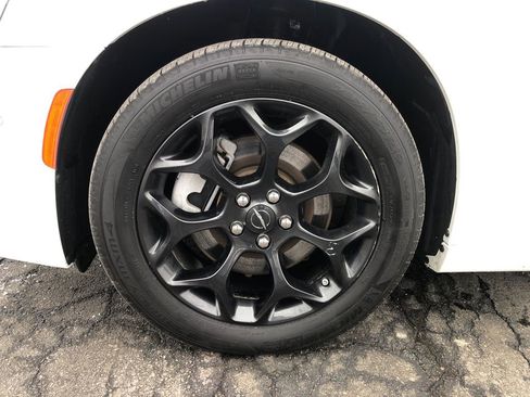 Used 2023 Chrysler 300 Touring L w/ Popular Equipment Group image 13