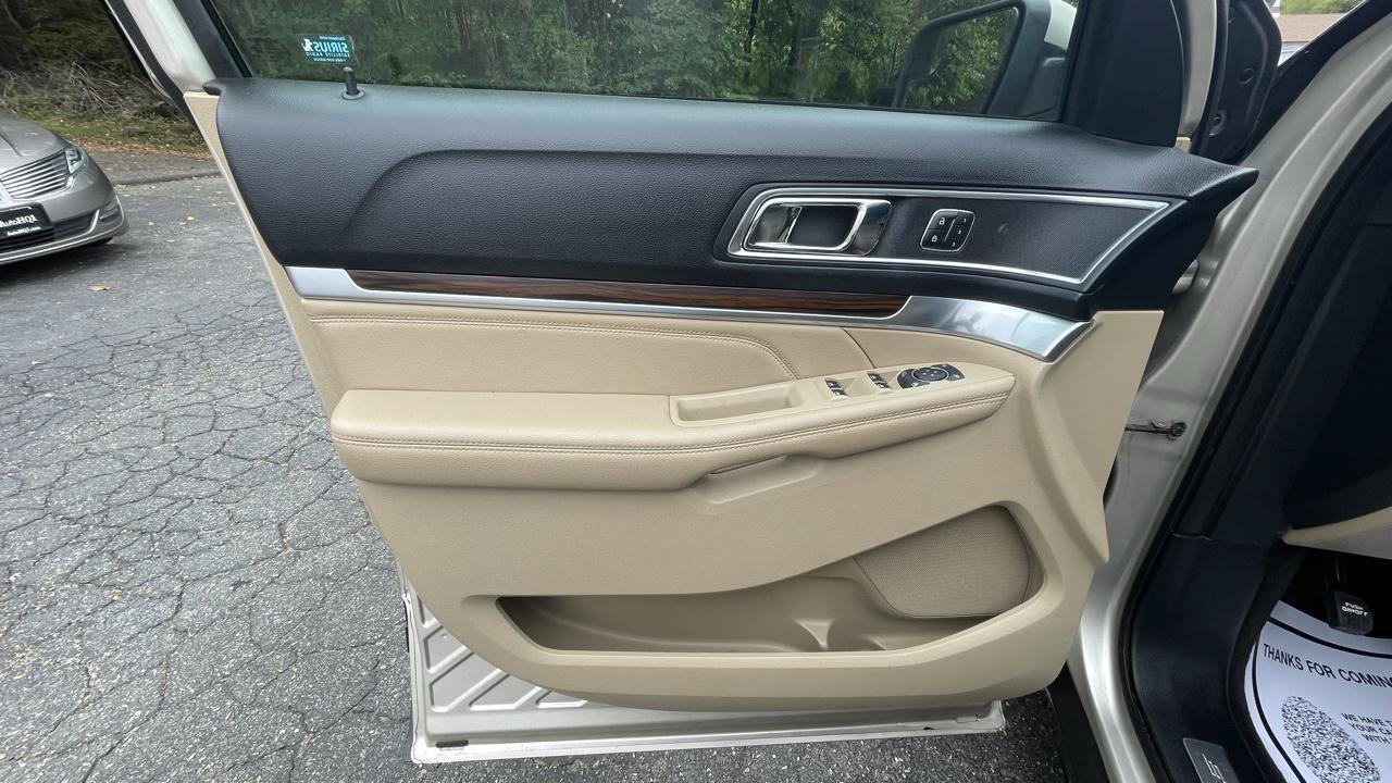 Used 2017 Ford Explorer Limited FWD image 15