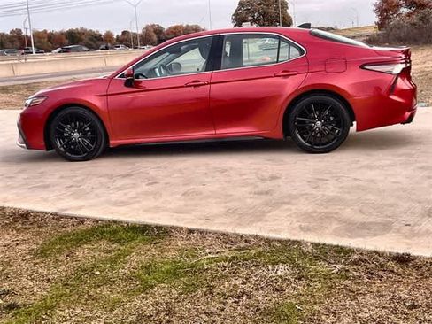 Used 2021 Toyota Camry XSE w/ Carpet Mat Package (TMS) image 4