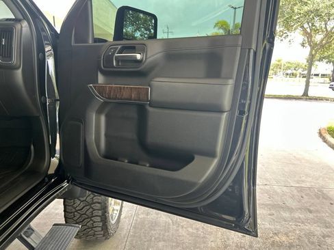 Used 2020 GMC Sierra 2500 Denali w/ Denali Ultimate Package AWD/4WD image 32