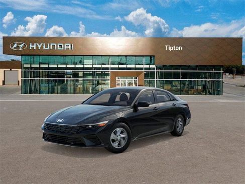 New 2026 Hyundai Elantra SE image 1