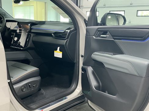 New 2026 GMC Acadia AT4 AWD/4WD image 8