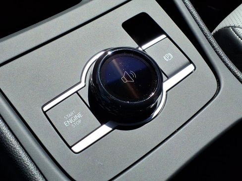 New 2026 Volkswagen Tiguan SE R-Line image 19