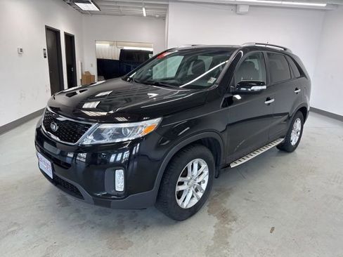 Used 2015 Kia Sorento LX image 4