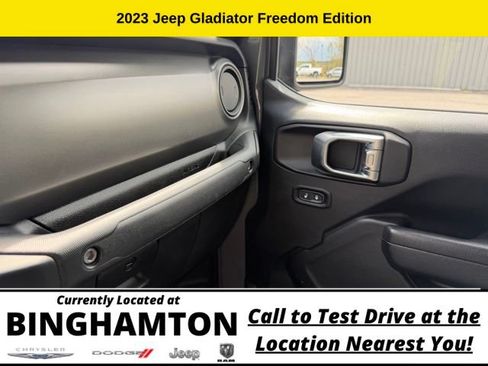 Used 2023 Jeep Gladiator Sport AWD/4WD image 26