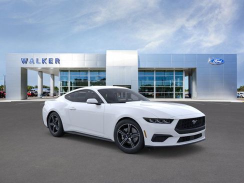 Used 2024 Ford Mustang Premium image 7