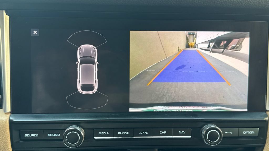 Used 2019 Porsche Macan AWD/4WD image 29
